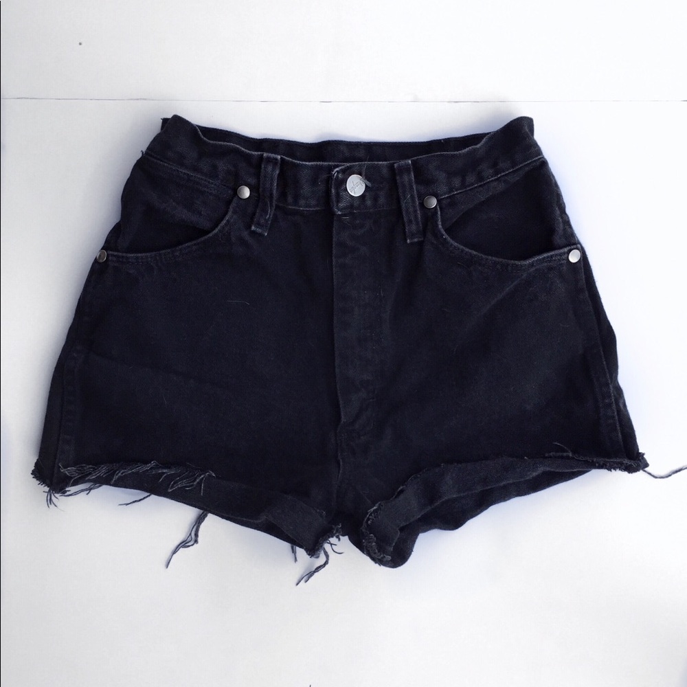 SOLD ON VINTED // Vintage high waisted shorts